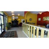 Golden Manor Inn & Suites