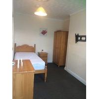 GREAT Location Walking distance to queens hospital
