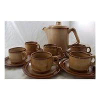 grs oxford coffee pot with six cups and saucers