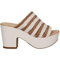 Grace Shoes TRECCIA 6 F4S Sandals Women Bianco women\'s Mules / Casual Shoes in white