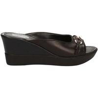 Grace Shoes 13103 Wedge sandals Women Black women\'s Mules / Casual Shoes in black