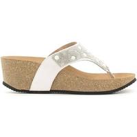 Grunland CB0610 Flip flops Women Bianco women\'s Flip flops / Sandals (Shoes) in white