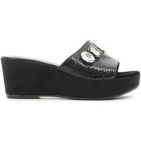 Grace Shoes 1601F1 Wedge sandals Women Black women\'s Clogs (Shoes) in black