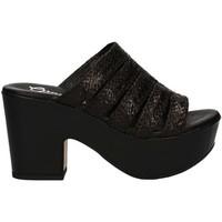 Grace Shoes TRECCIA 7 F 4S Sandals Women Black women\'s Mules / Casual Shoes in black
