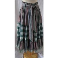 Green and red long skirt - Betty Barclay- 12 Betty Barclay - Multi-coloured - Long skirt