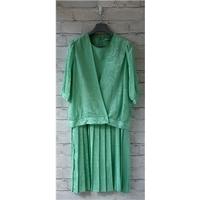 Green 2 in 1 Dress & Jacket Unbranded - Green - Vintage
