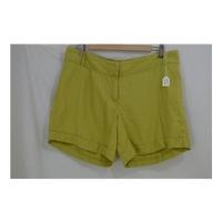 great plains size 14 green shorts