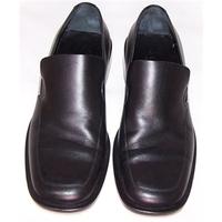 gucci size 6 black loafers