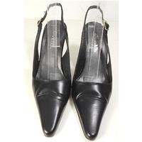 guess size 4 black sling back stilettos