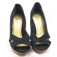H & M, size 5/38 black wedge heeled shoes
