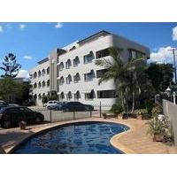 Hampton Court Apartments