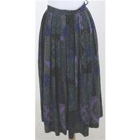 Hammerschmid size L green, purple & blue patterned skirt