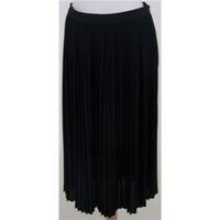 Hammells size 10 black pleated skirt
