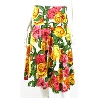 havin size s multi coloured floral skirt