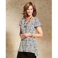 hanky hem jersey tunic and necklace