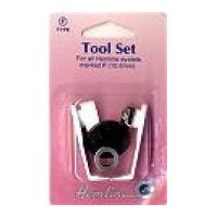 hemline clamp tool for eyelets with hole punch