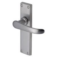 heritage v713 windsor satin chrome lever latch door furniture