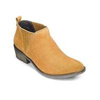 heavenly soles suede ankle boots e fit