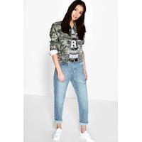 high waisted light wash mom jeans blue