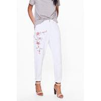 High Waist Embroidered Mom Jeans - white