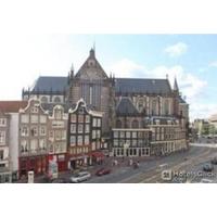 HOTEL CORNERHOUSE