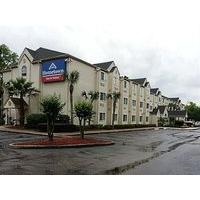 Hometown Inn & Suites Jacksonville - Butler Blvd./Southpoint