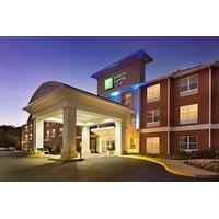 Holiday Inn Express and Suites Manassas