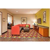 Holiday Inn Express and Suites K...