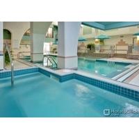 holiday inn suites windsor ambassador bridge