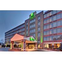 Holiday Inn Hotel & Suites Warren