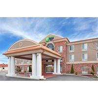 Holiday Inn Express & Suites Farmington