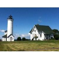 Hostelling International Tibbetts Point Lighthouse