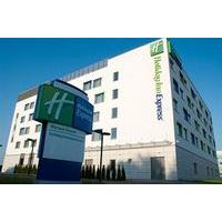 holiday inn express warsaw airport