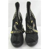 hotline size 7 black platform stilettos