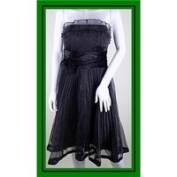 Holly Willoughby - Size: 12 - Black - Strapless pleated dress