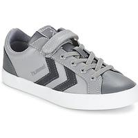 hummel deuce court jr boyss childrens shoes trainers in grey