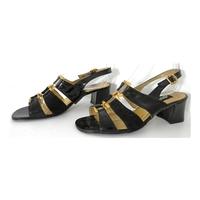 Hush Puppies Size 6.5 Patent And Matte Black Block Heeled Sandals With Gold Buckle Details