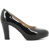 igi ampco 5755 decollet women womens court shoes in black