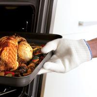 Incredible Oven Glove: Heat & Flame Resistant