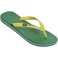 Ipanema Green and Yellow Flip-flops Men Classica Brasil III men\'s Flip flops / Sandals (Shoes) in green