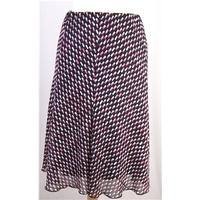 Isle - Size 12 - Patterned skirt