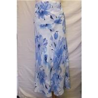 Isabelle size 16 blue floral Calf length skirt