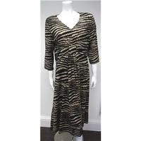 Isle Size 16 Tiger Stripe Dress Isle - Size: 16 - Black - Knee length dress