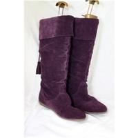 Italian Size 7 Like New Purple Suede Boots Unbranded - Size: 7 - Purple - Boots