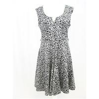 Izabel - Medium Size - Monochrome Animal Print - Sleeveless Dress