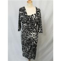 Izabel black & white dress size 12