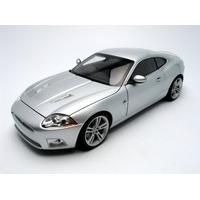 Jaguar XKR Coupé, silber - 1:18