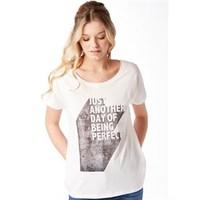 jacqueline de yong womens sparkle loose print t shirt cloud dancer