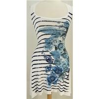 Jane Norman - Size 6 - White/Blue - Knee length dress