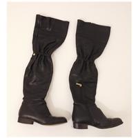 Jimmy Choo Size EU 34.5 (UK 2) Featuring Over The Knee Boots Made In Italy